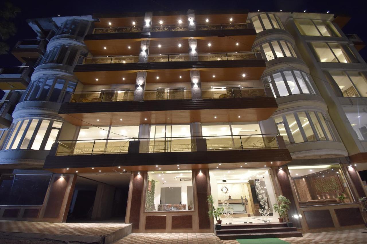 Hotel The Royal Castle Hot And Cold Centralized Dharamshala Exterior foto