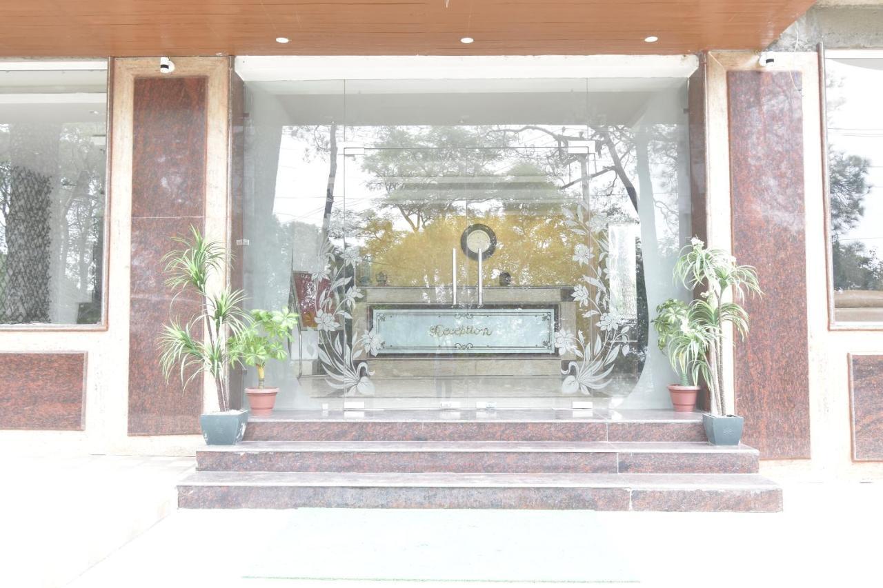 Hotel The Royal Castle Hot And Cold Centralized Dharamshala Exterior foto