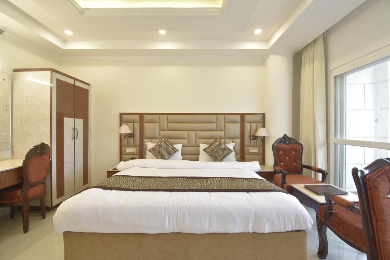 Hotel The Royal Castle Hot And Cold Centralized Dharamshala Exterior foto