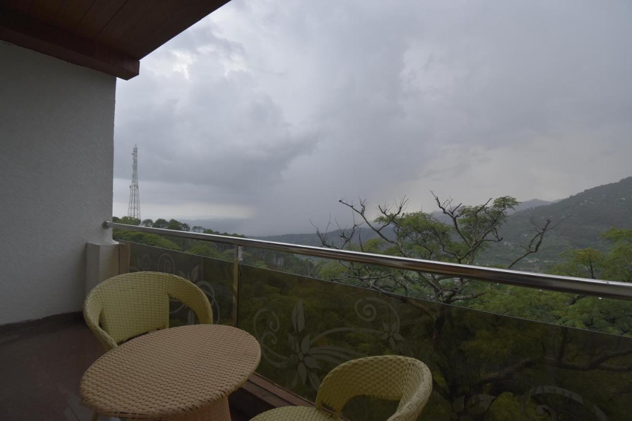 Hotel The Royal Castle Hot And Cold Centralized Dharamshala Exterior foto